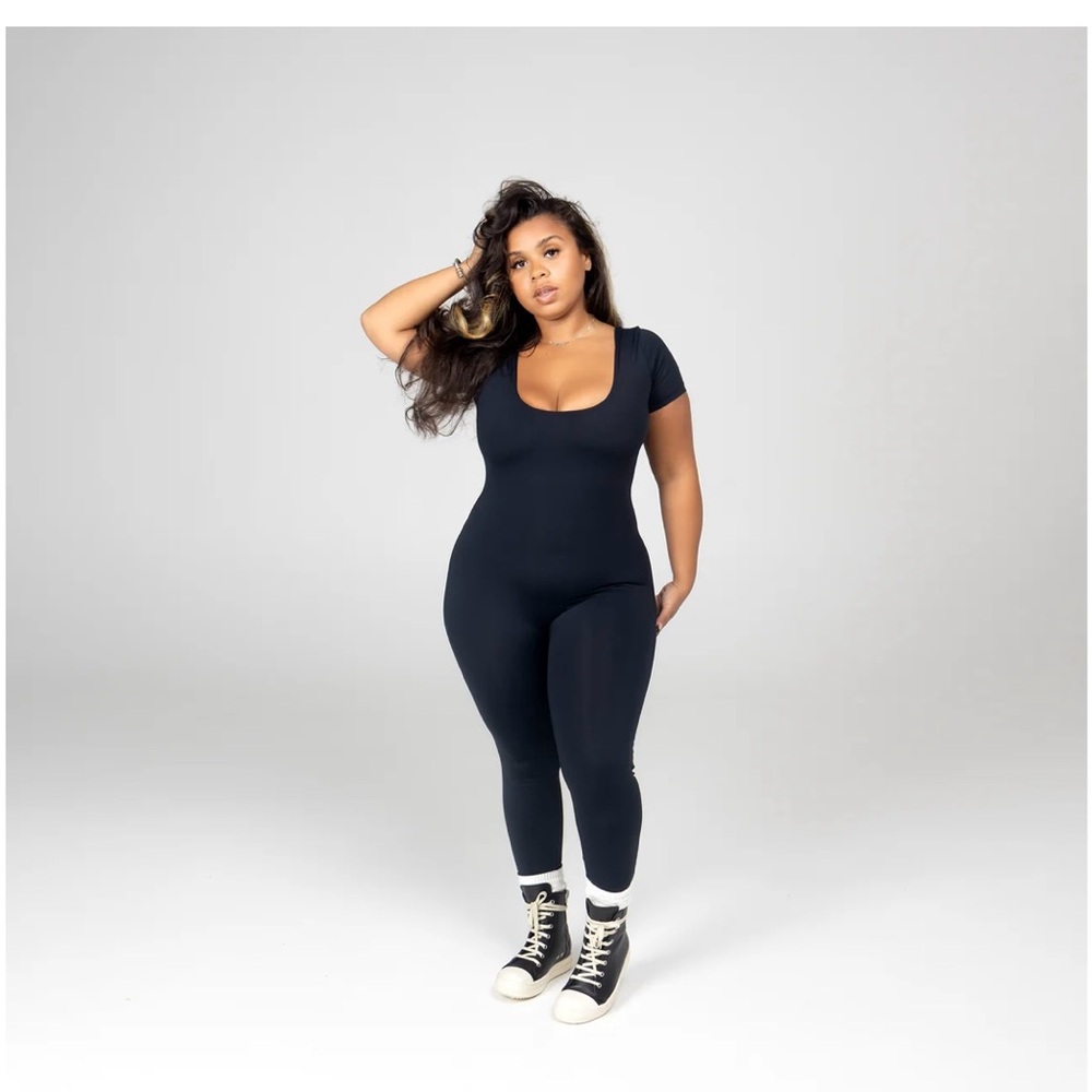 STRIPT Iman Bodysuit Size Large in Black